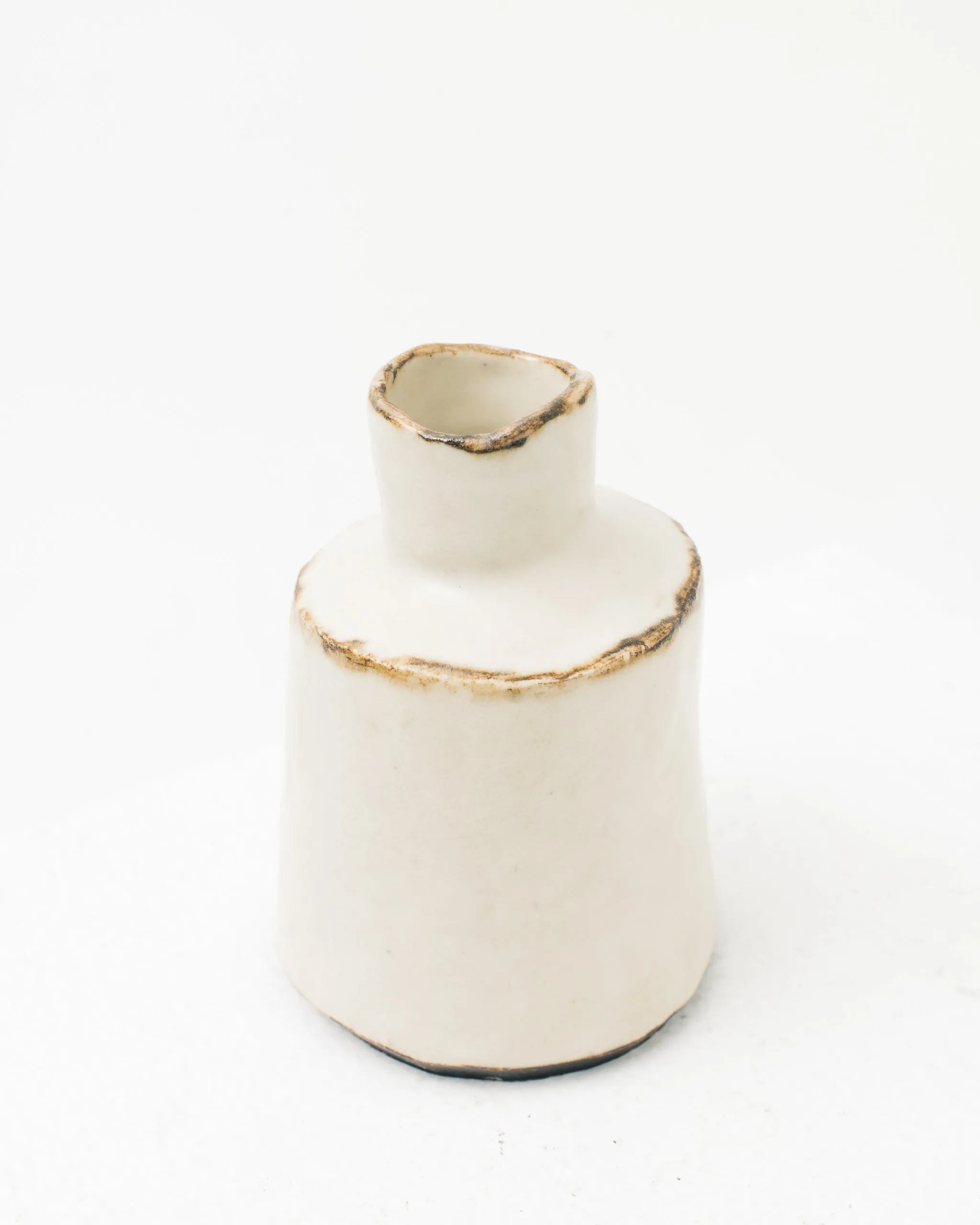 Ayame Bullock White Antique Simple Vase