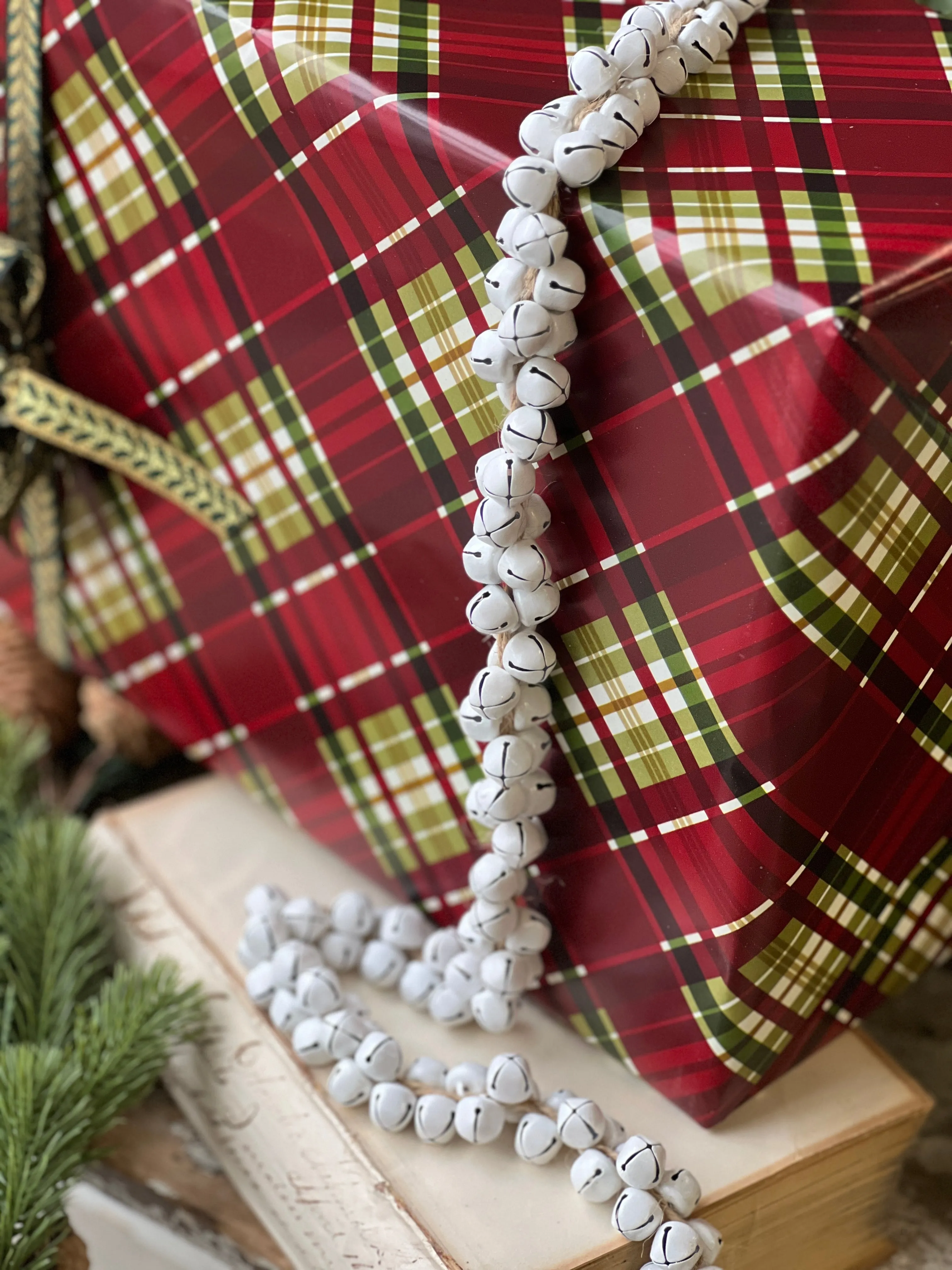 Jingle All The Way Garland | 4' | White